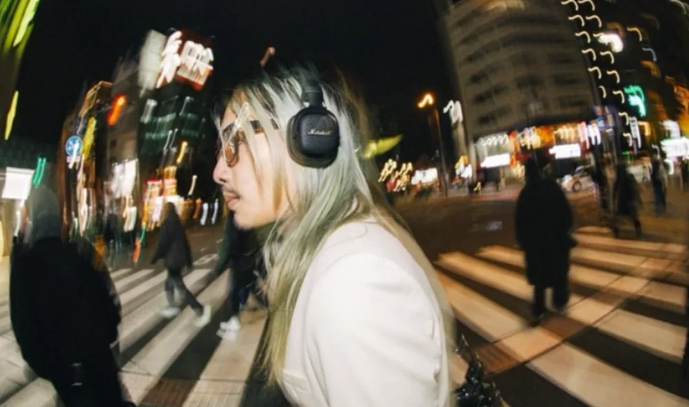  Marshall's latest noise-cancelling cans want to keep you rocking for days on end  