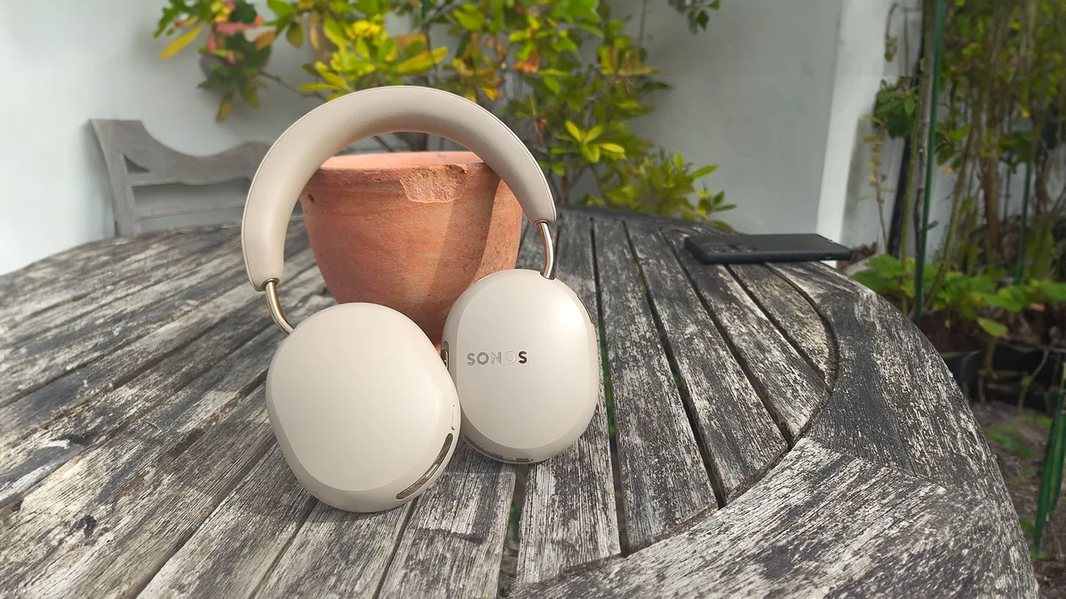  Sonos Ace Ultra 