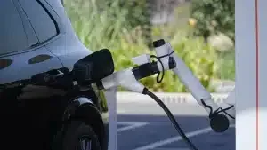 Geely viser lader på 2.250 kW: Elbil lader fra 10 til 97 procent på under ni minutter