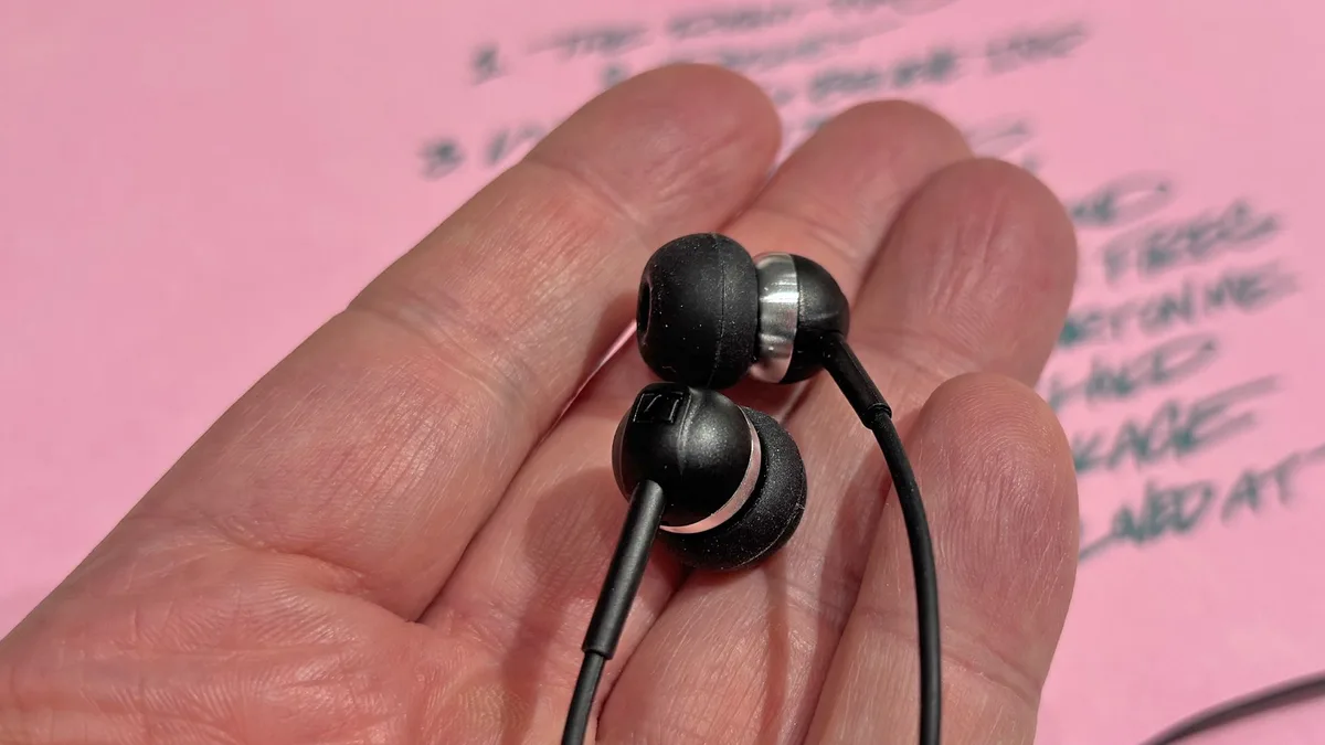  Want to join the wired headphone trend? Our audio experts recommend this Award-winning £30 pair 