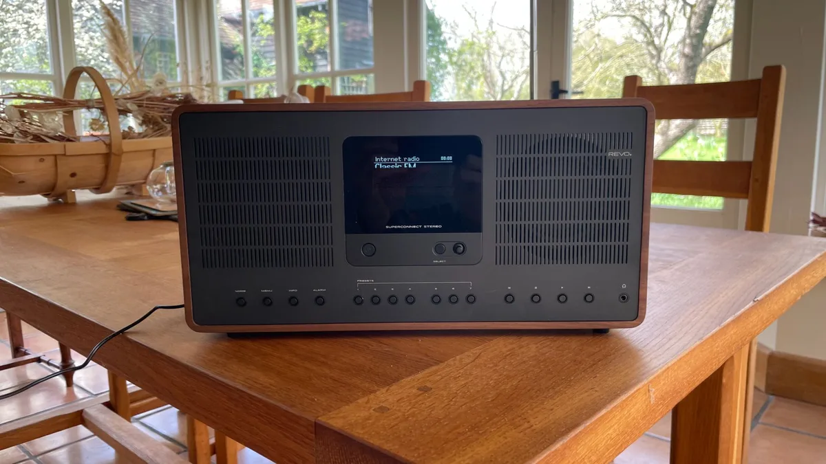  Why I'm still blown away by this 100+ year-old wireless audio technology 