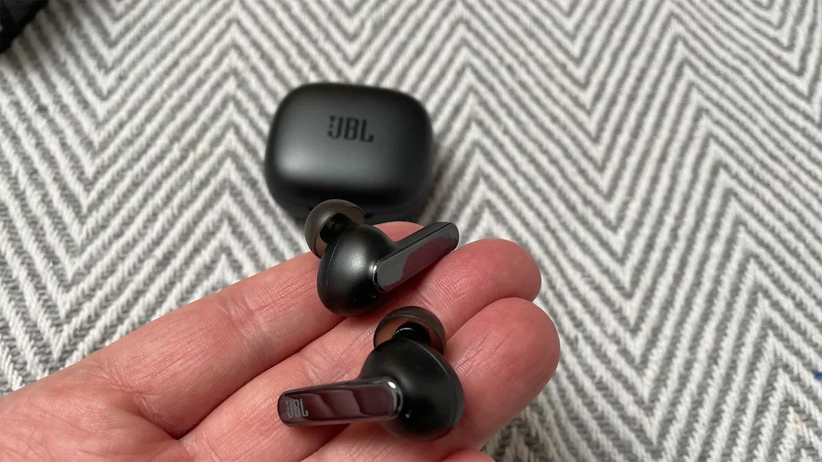  These five-star wireless earbuds are ideal for running—and right now, they have dropped to under $100 