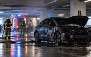 Nye tal punkterer frygten: Kun fire elbiler brændte i p-anlæg på ni år