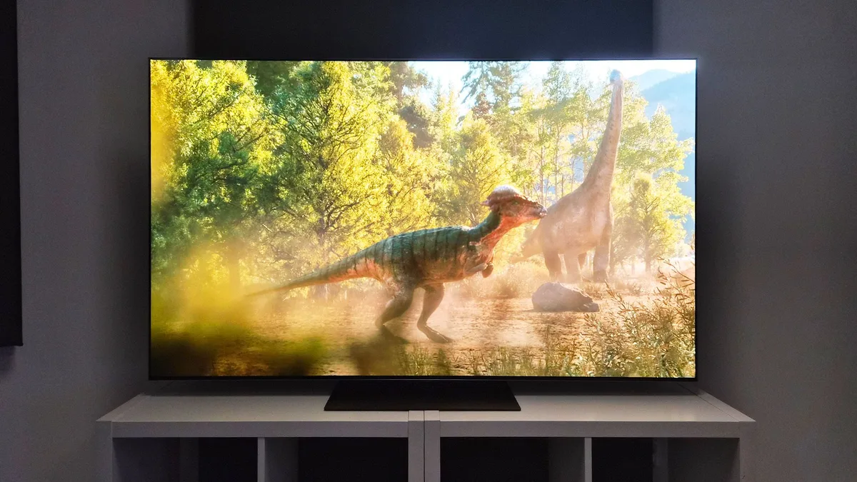  I didn’t expect the price of LG’s five-star G6 OLED TV to crash this low before Black Friday 