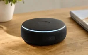 OpenAI og Jony Ive udvikler AI-højttaler på størrelse med en ishockeypuck