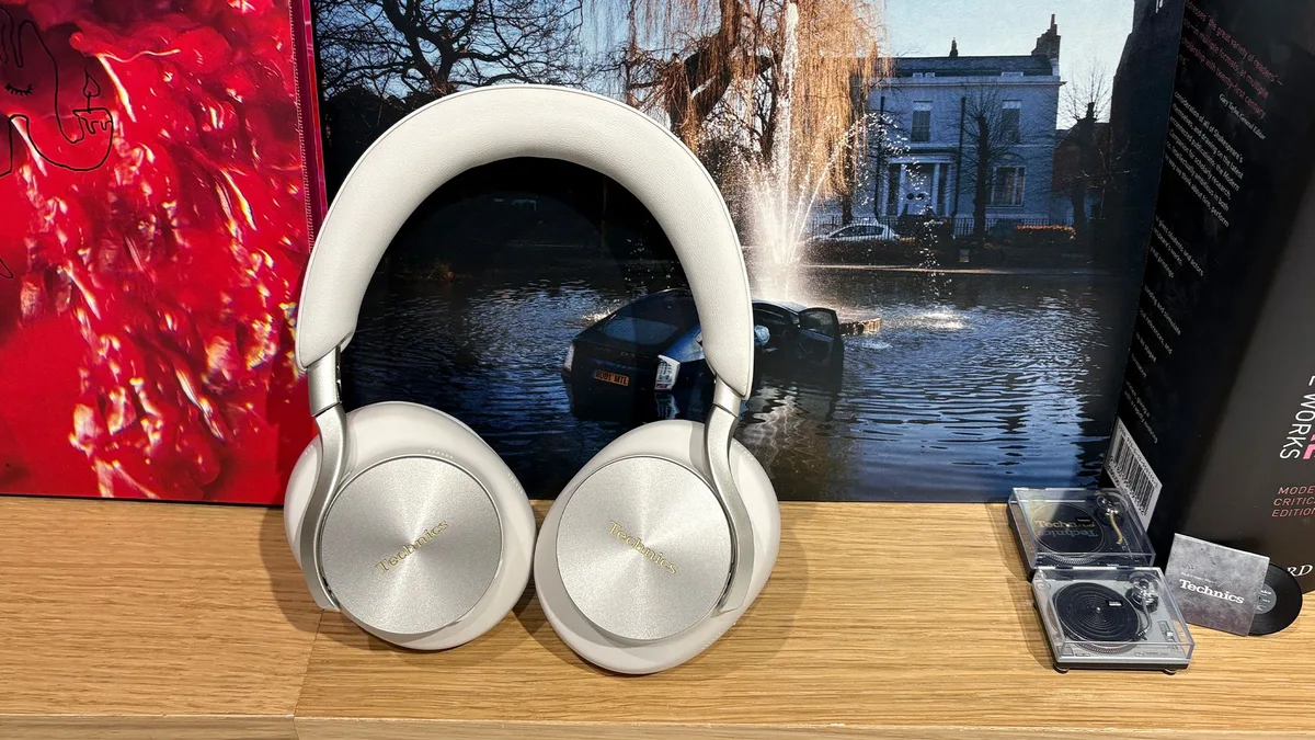  Technics EAH-A1000 